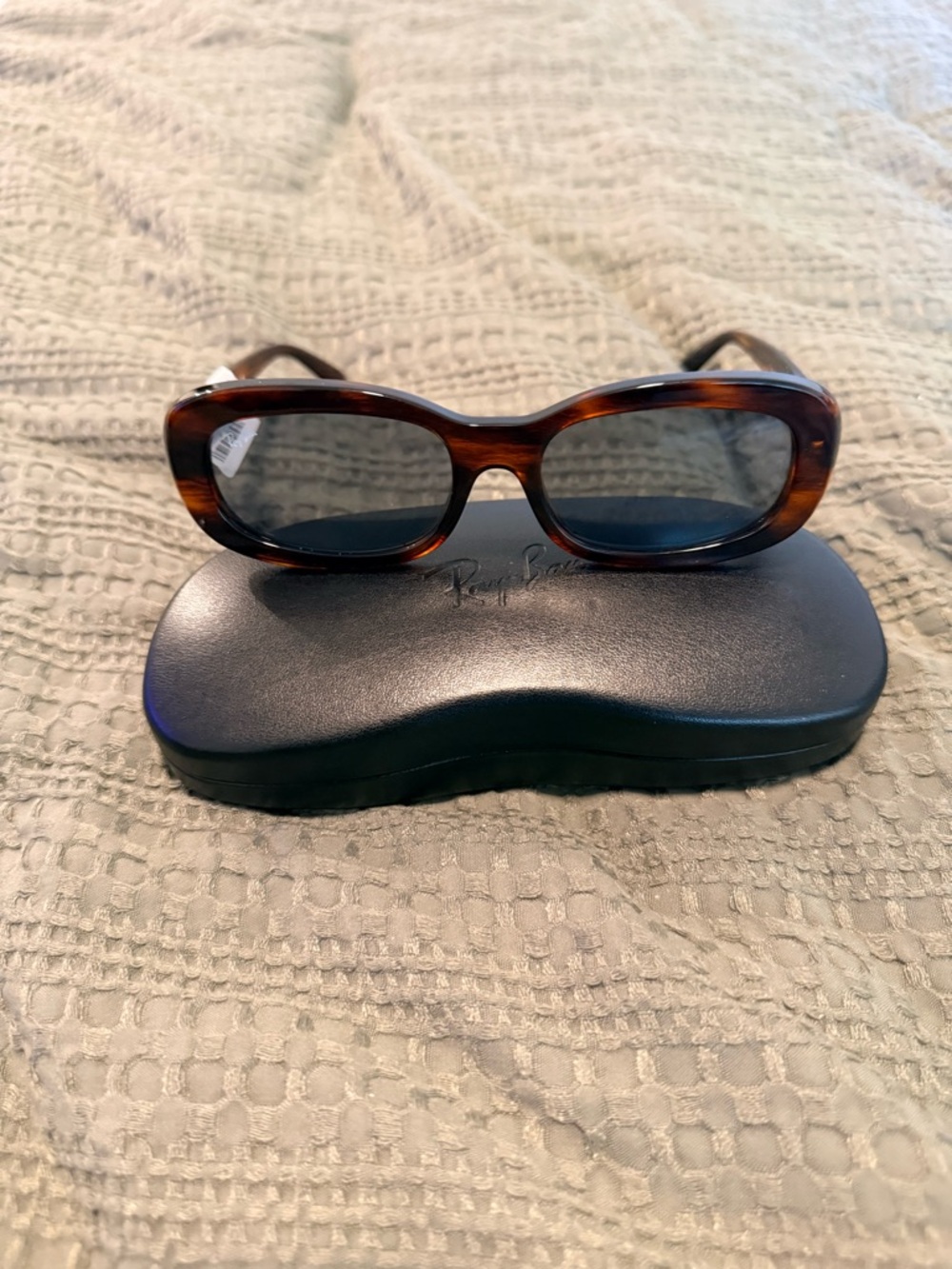 Ray-Ban Tortoiseshell Oval Sunglasses - Tortoise Frame, Dark Gray Lenses